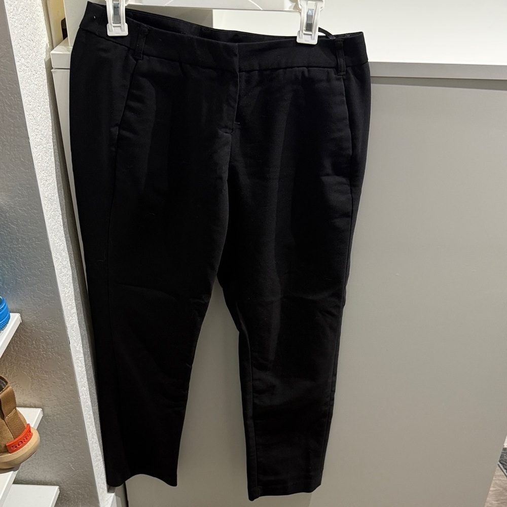 Amanda & Chelsea Black Waistband Detail